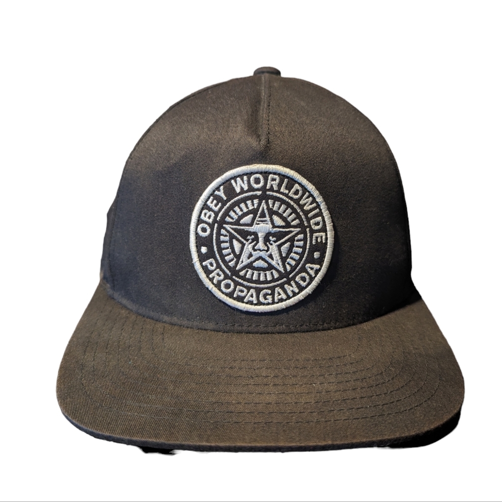 Obey snapback black